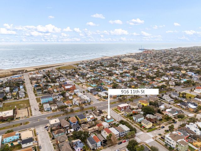 916 11th Street, Galveston, TX 77550