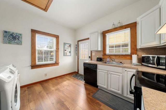 916 11th Street, Galveston, TX 77550