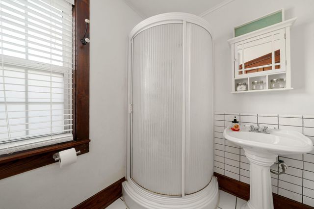 916 11th Street, Galveston, TX 77550