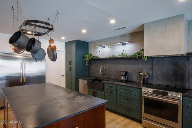 3752 E EMERALD Avenue, Mesa, AZ 85206