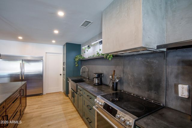 3752 E EMERALD Avenue, Mesa, AZ 85206