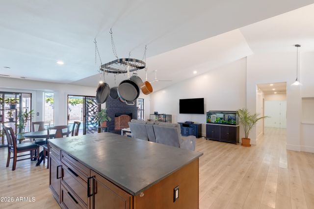 3752 E EMERALD Avenue, Mesa, AZ 85206