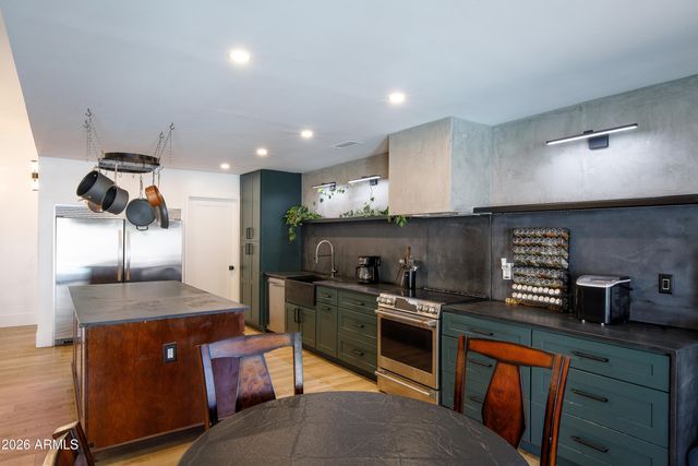 3752 E EMERALD Avenue, Mesa, AZ 85206