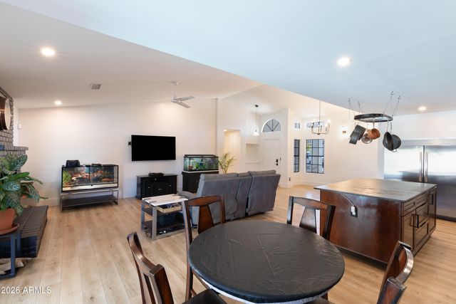 3752 E EMERALD Avenue, Mesa, AZ 85206