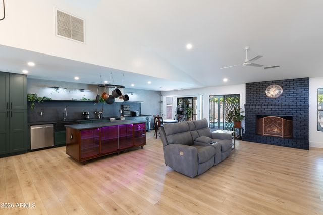 3752 E EMERALD Avenue, Mesa, AZ 85206