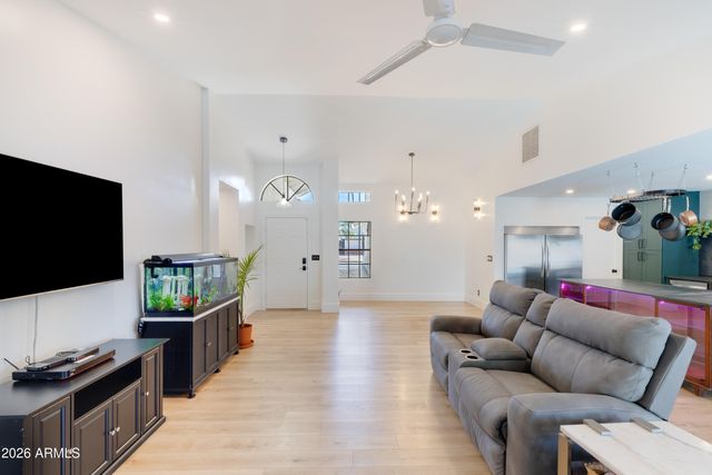 3752 E EMERALD Avenue, Mesa, AZ 85206