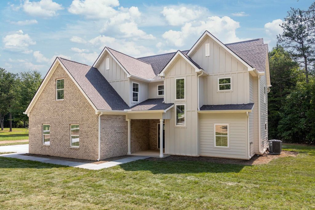 11 Dreamfield Drive, Soddy Daisy, TN 37379