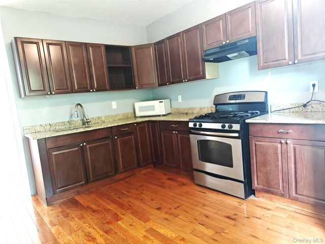 104 Winnikee Avenue 3, Poughkeepsie, NY 12601