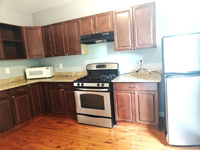 104 Winnikee Avenue 3, Poughkeepsie, NY 12601