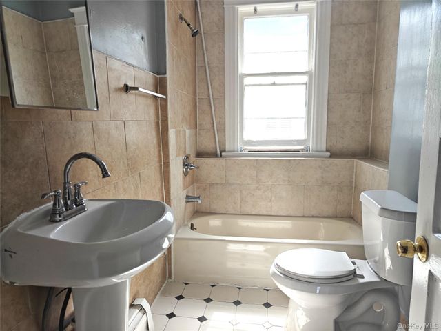 104 Winnikee Avenue 3, Poughkeepsie, NY 12601