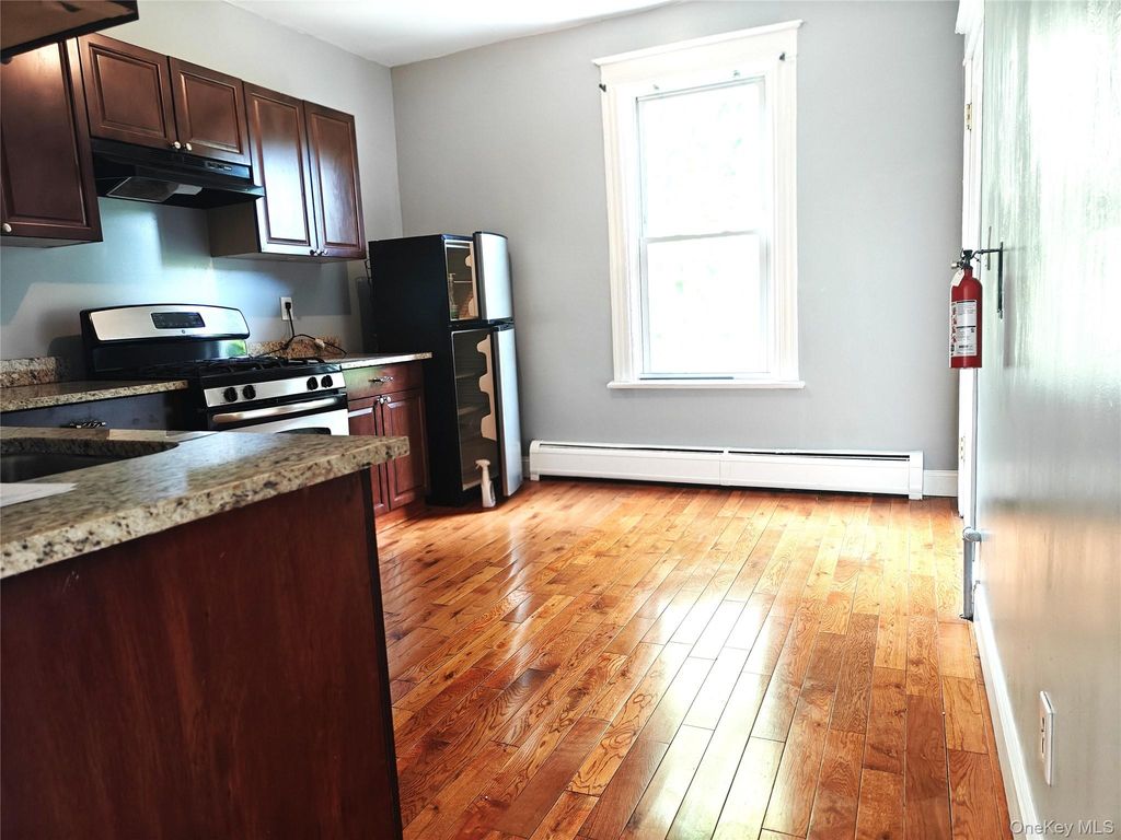 104 Winnikee Avenue 3, Poughkeepsie, NY 12601