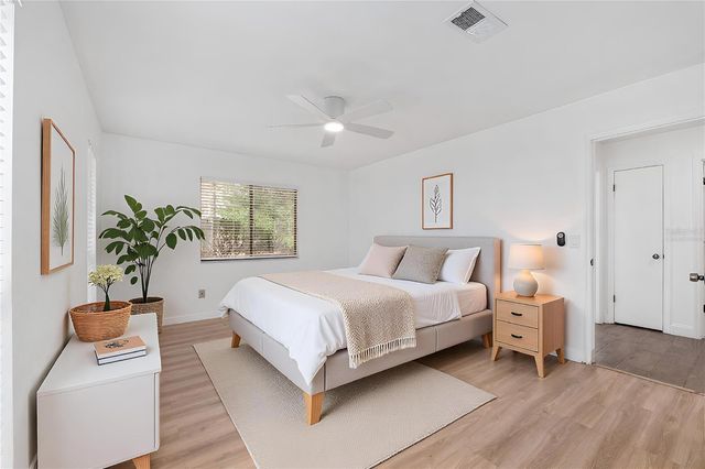 6242 NW 105TH AVENUE, Alachua, FL 32615