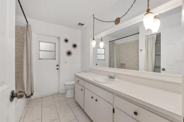 6242 NW 105TH AVENUE, Alachua, FL 32615