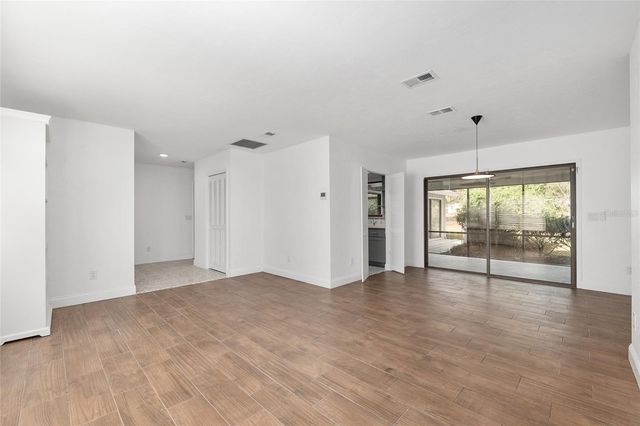 6242 NW 105TH AVENUE, Alachua, FL 32615