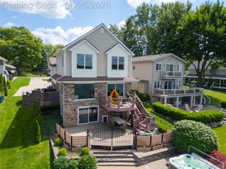 3160 Lexington Road, Waterford Charter Township, MI 48328