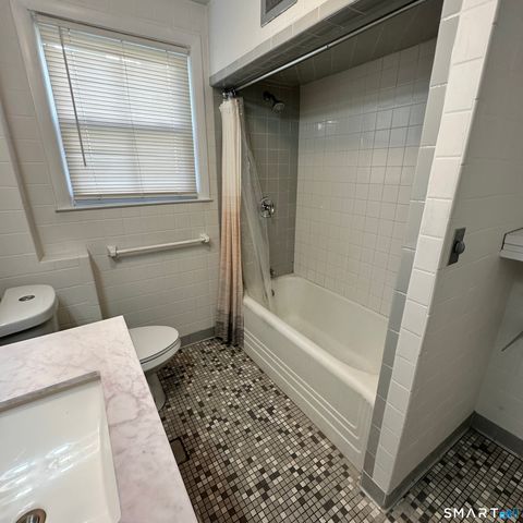 36 Pleasant Street 1st FL, Groton, CT 06340