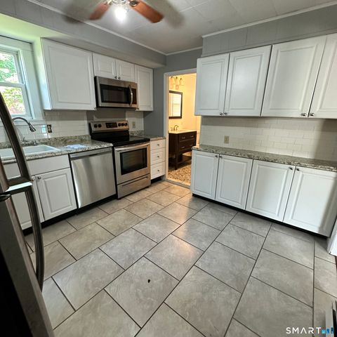 36 Pleasant Street 1st FL, Groton, CT 06340