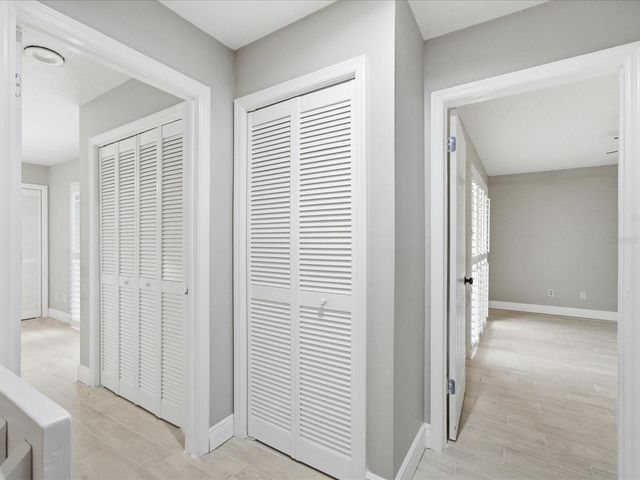 15338 E POND WOODS DRIVE 15338, Tampa, FL 33618
