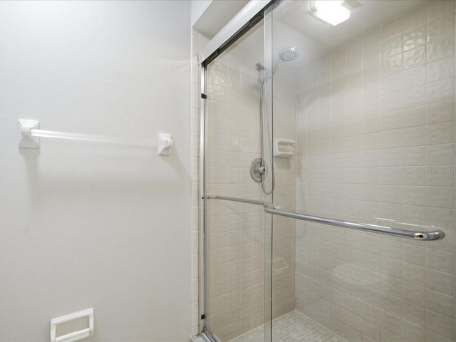 15338 E POND WOODS DRIVE 15338, Tampa, FL 33618