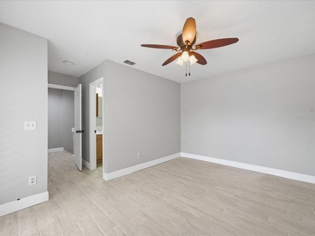 15338 E POND WOODS DRIVE 15338, Tampa, FL 33618