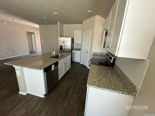837 GERARDIA CT, Seguin, TX 78155