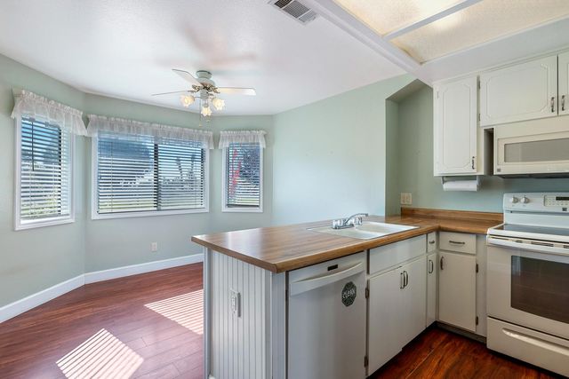 12804 E Alamos Avenue, Sanger, CA 93657