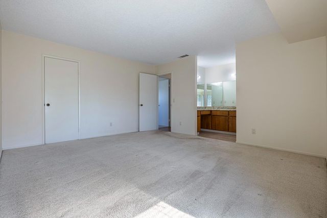 12804 E Alamos Avenue, Sanger, CA 93657