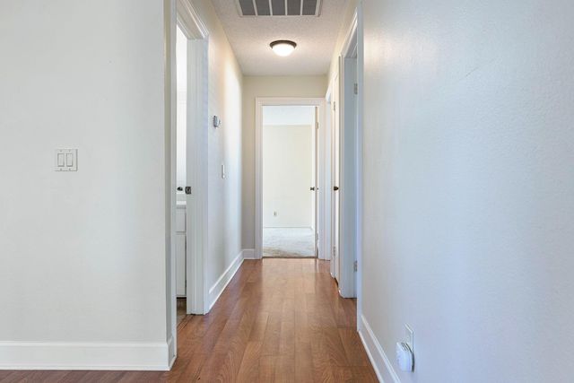 12804 E Alamos Avenue, Sanger, CA 93657