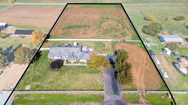 12804 E Alamos Avenue, Sanger, CA 93657