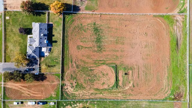 12804 E Alamos Avenue, Sanger, CA 93657