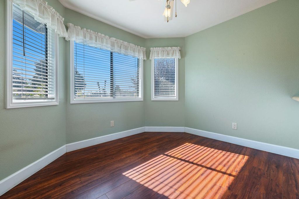 Image 13 of property listing at 12804 E Alamos Avenue, Sanger, CA 93657