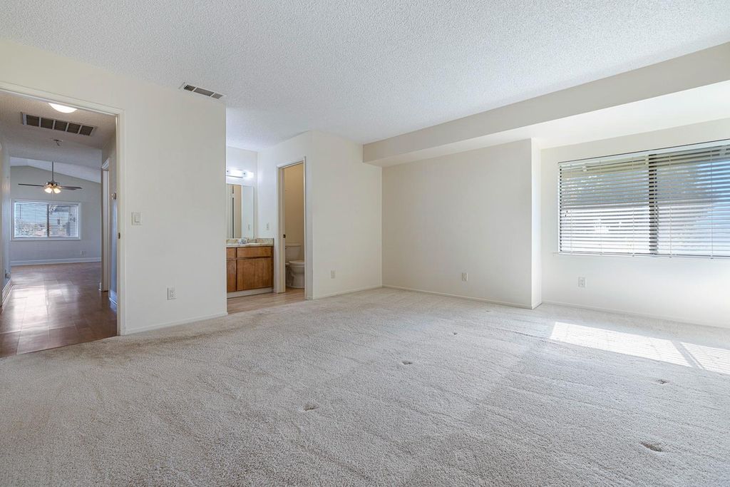 Image 14 of property listing at 12804 E Alamos Avenue, Sanger, CA 93657