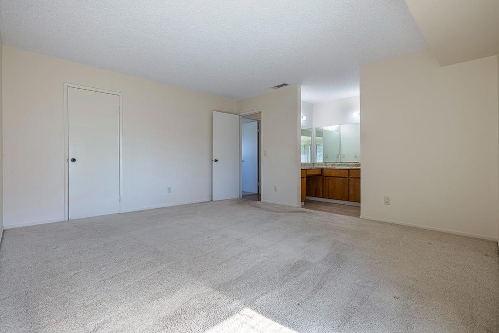 Image 17 of property listing at 12804 E Alamos Avenue, Sanger, CA 93657