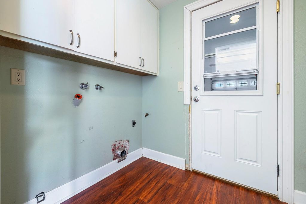 Image 18 of property listing at 12804 E Alamos Avenue, Sanger, CA 93657