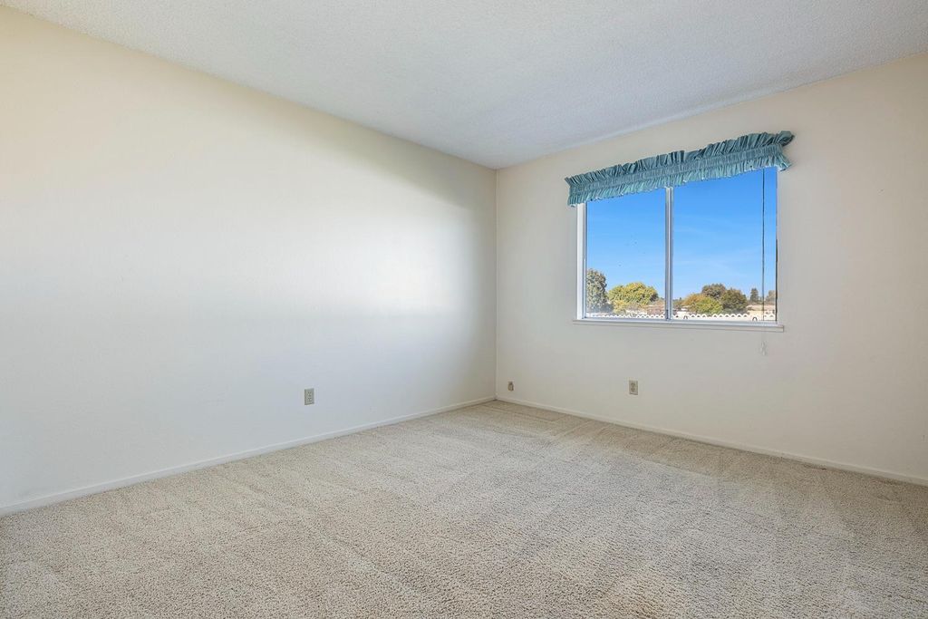 Image 20 of property listing at 12804 E Alamos Avenue, Sanger, CA 93657