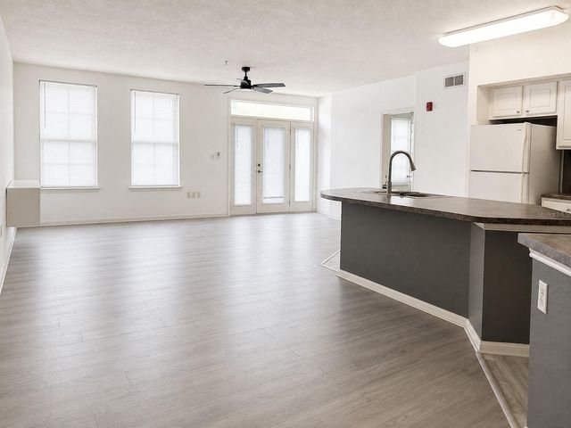911 N ORANGE AVENUE 252, Orlando, FL 32801