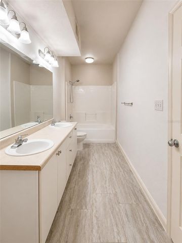 911 N ORANGE AVENUE 252, Orlando, FL 32801