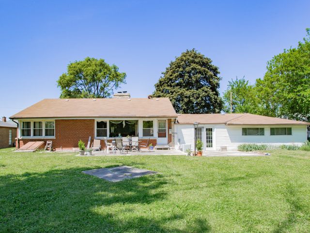2521 Seminary Avenue, Des Plaines, IL 60016