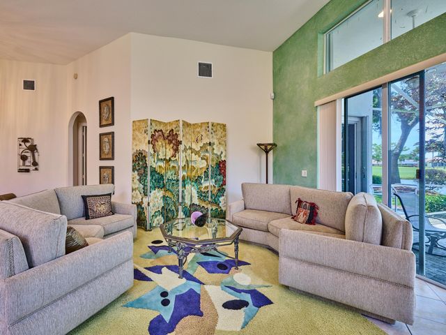 5455 S Fountains Dr Drive S, Lake Worth, FL 33467