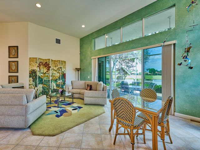 5455 S Fountains Dr Drive S, Lake Worth, FL 33467