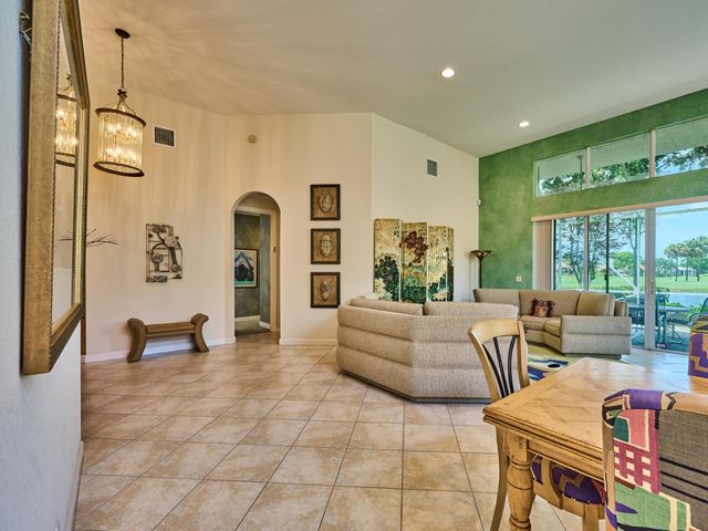 5455 S Fountains Dr Drive S, Lake Worth, FL 33467