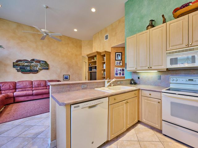 5455 S Fountains Dr Drive S, Lake Worth, FL 33467