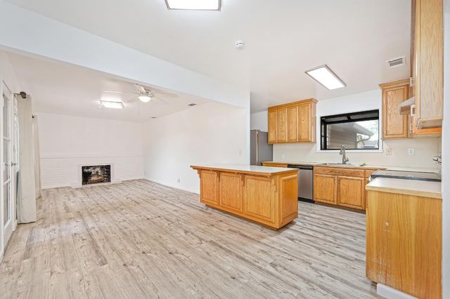 2920 Juniper Ave, Stockton, CA 95207