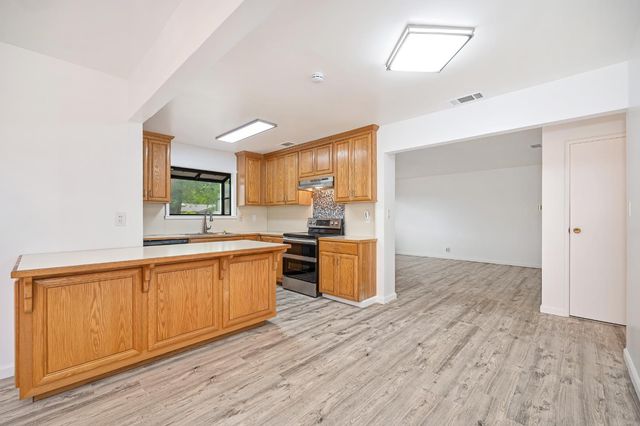 2920 Juniper Ave, Stockton, CA 95207