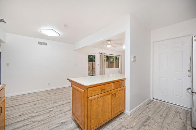 2920 Juniper Ave, Stockton, CA 95207
