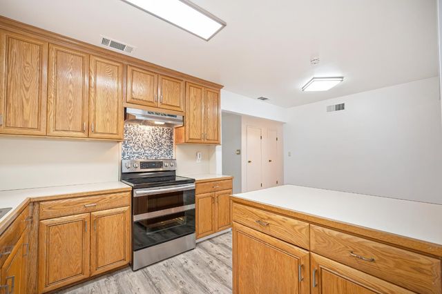 2920 Juniper Ave, Stockton, CA 95207