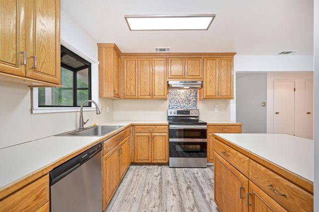 2920 Juniper Ave, Stockton, CA 95207