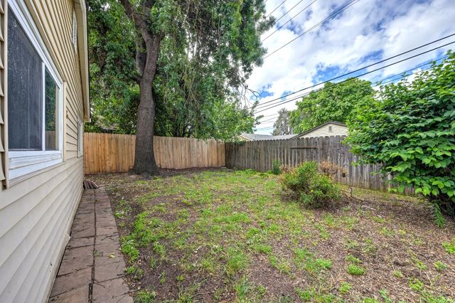 2920 Juniper Ave, Stockton, CA 95207