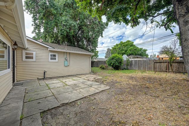 2920 Juniper Ave, Stockton, CA 95207