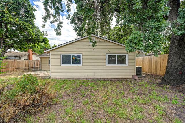 2920 Juniper Ave, Stockton, CA 95207